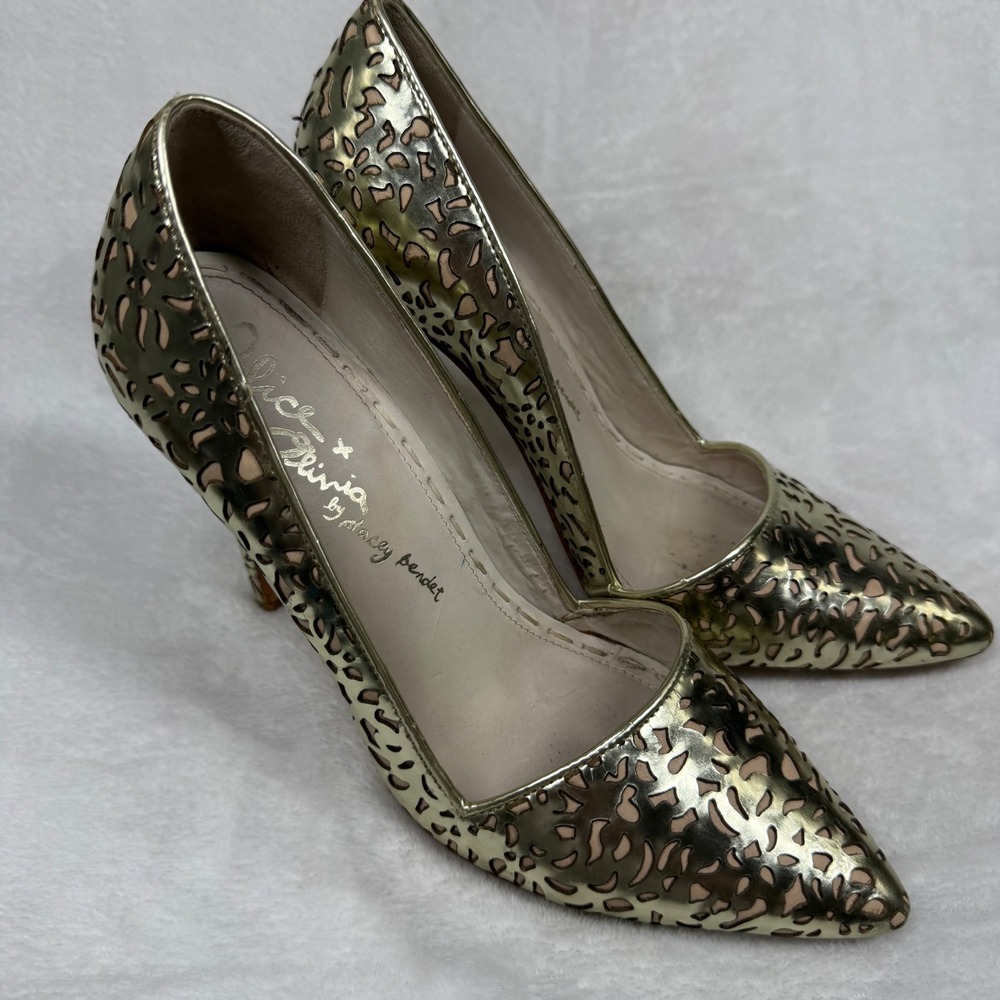 Alice + Olivia Gold Metallic Laser Cut Pointed Toe Pumps Stiletto Heels 37.5 EU